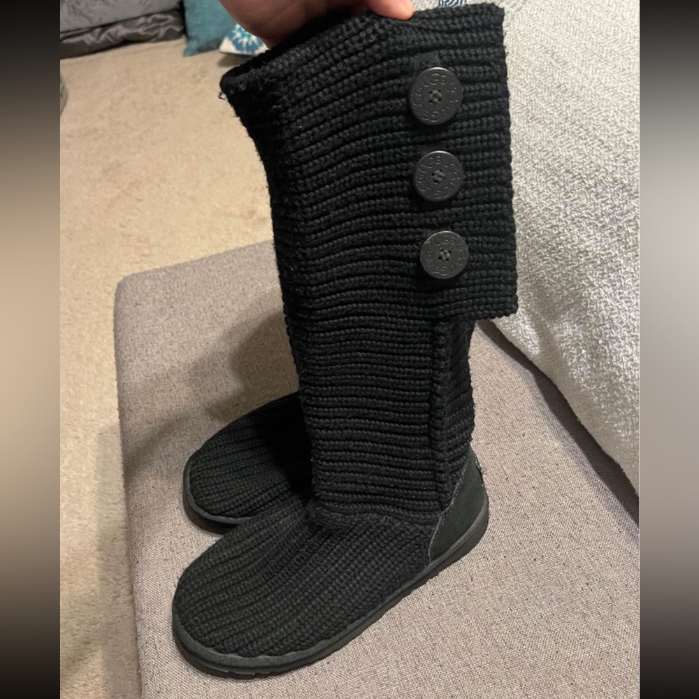 Used Classic Cardy Black Knit Seeater Uggs